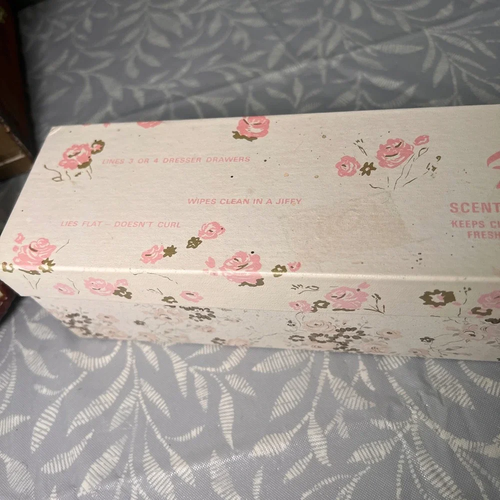 Vtg Polyfab Scented Drawer Lining Karen Carson Creations Cherub Floral 108x17.5